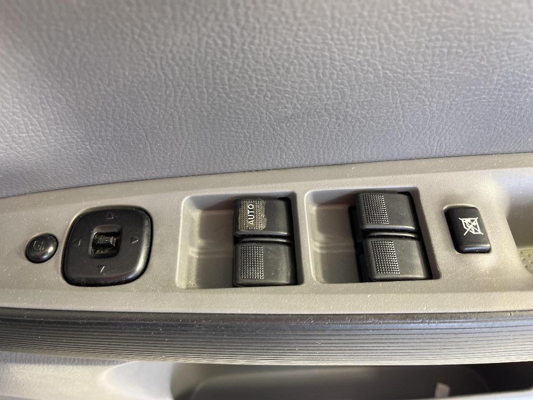 Photo '24' of Mazda Demio Photo '24' of Mazda Demio