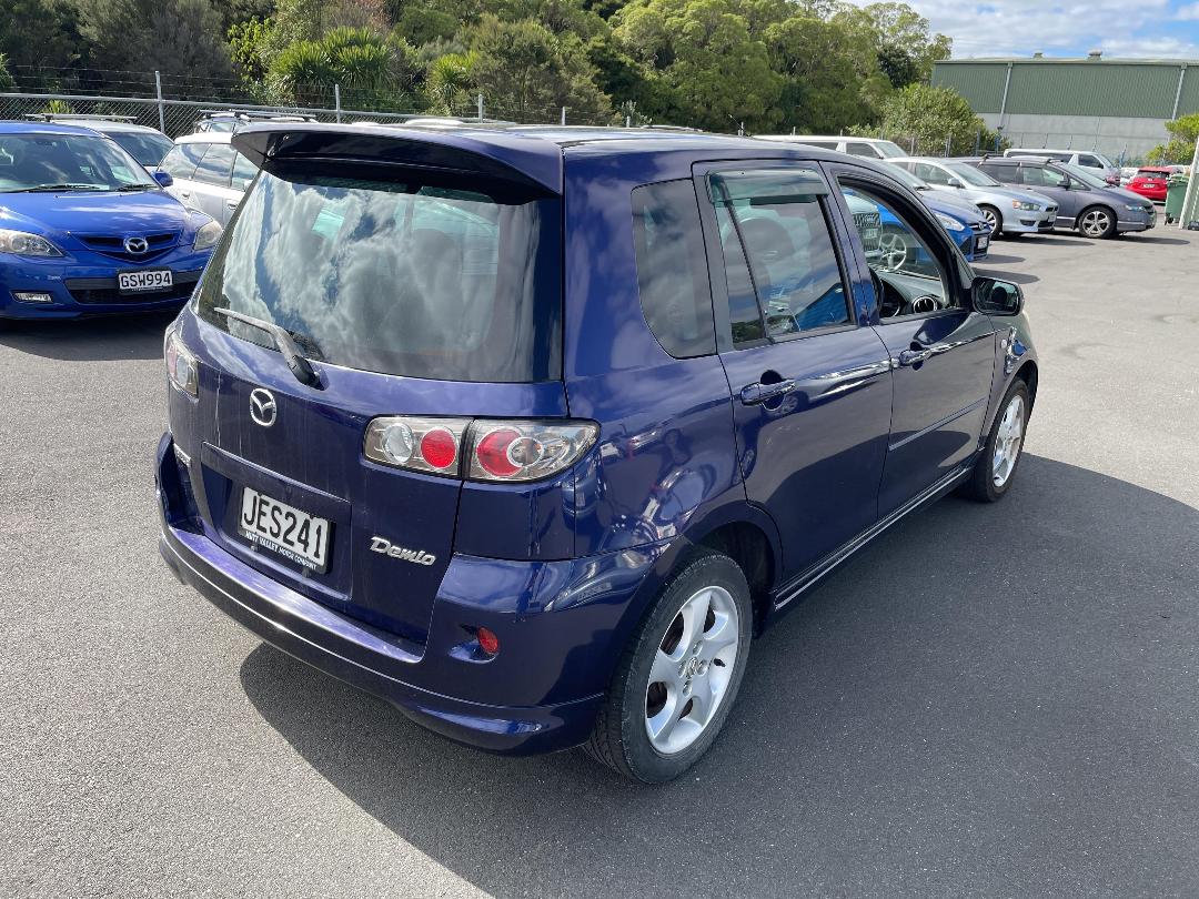 Photo '5' of Mazda Demio Photo '5' of Mazda Demio