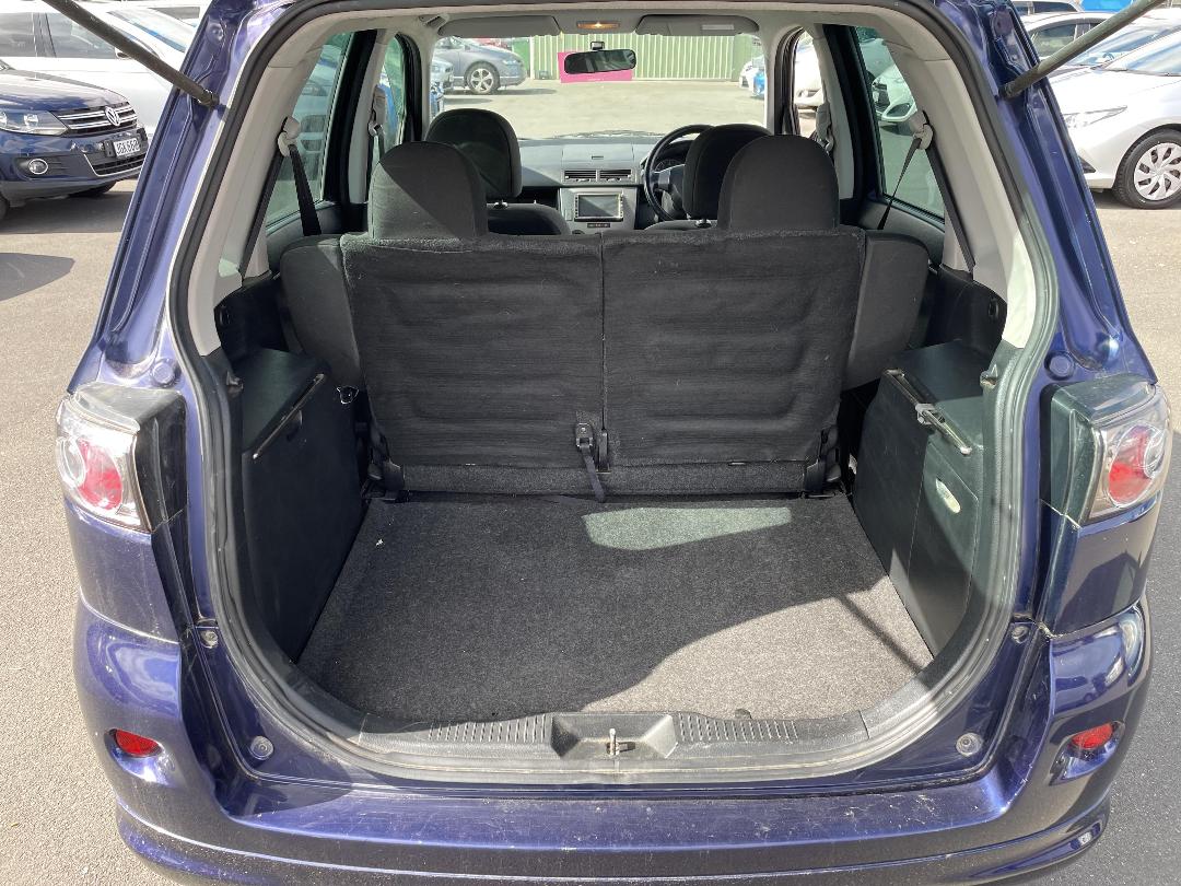 Photo '8' of Mazda Demio Photo '8' of Mazda Demio