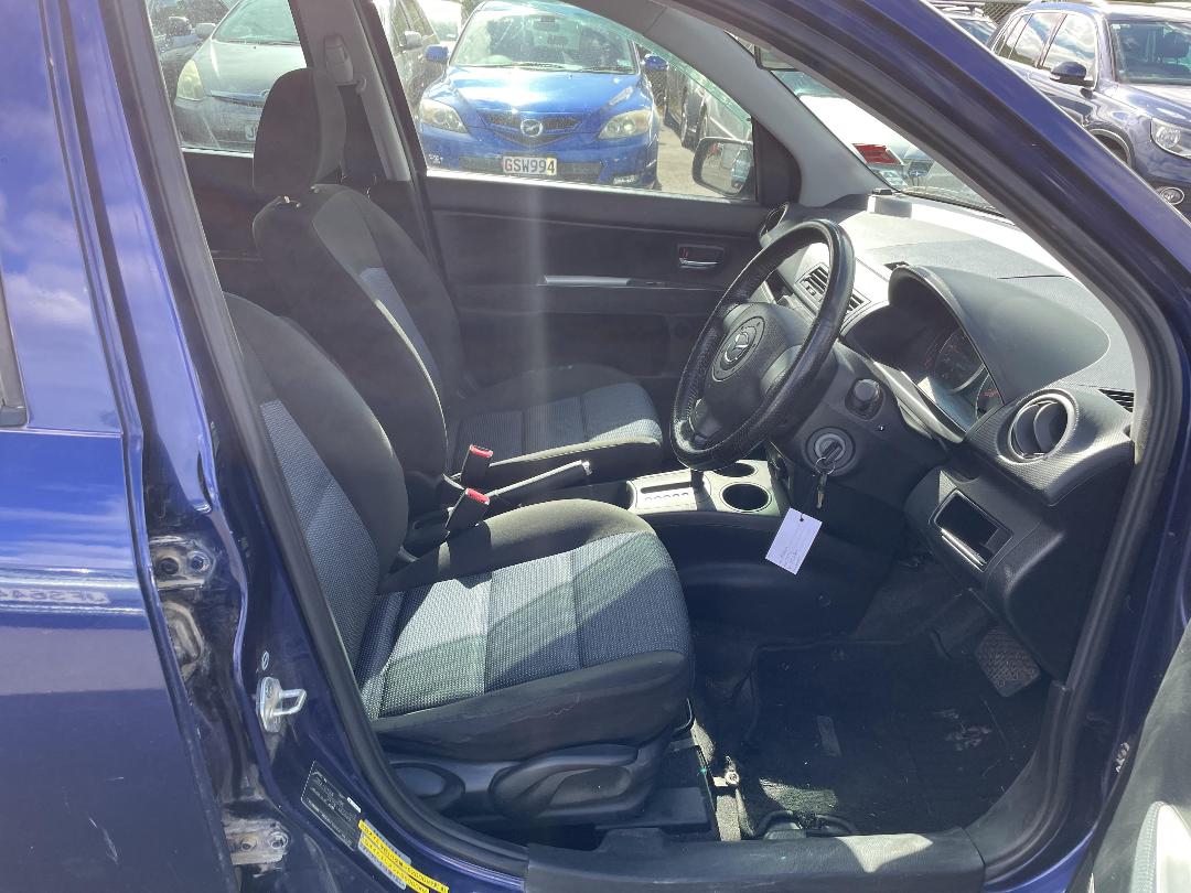 Photo '11' of Mazda Demio Photo '11' of Mazda Demio