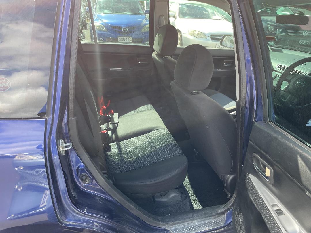 Photo '12' of Mazda Demio Photo '12' of Mazda Demio