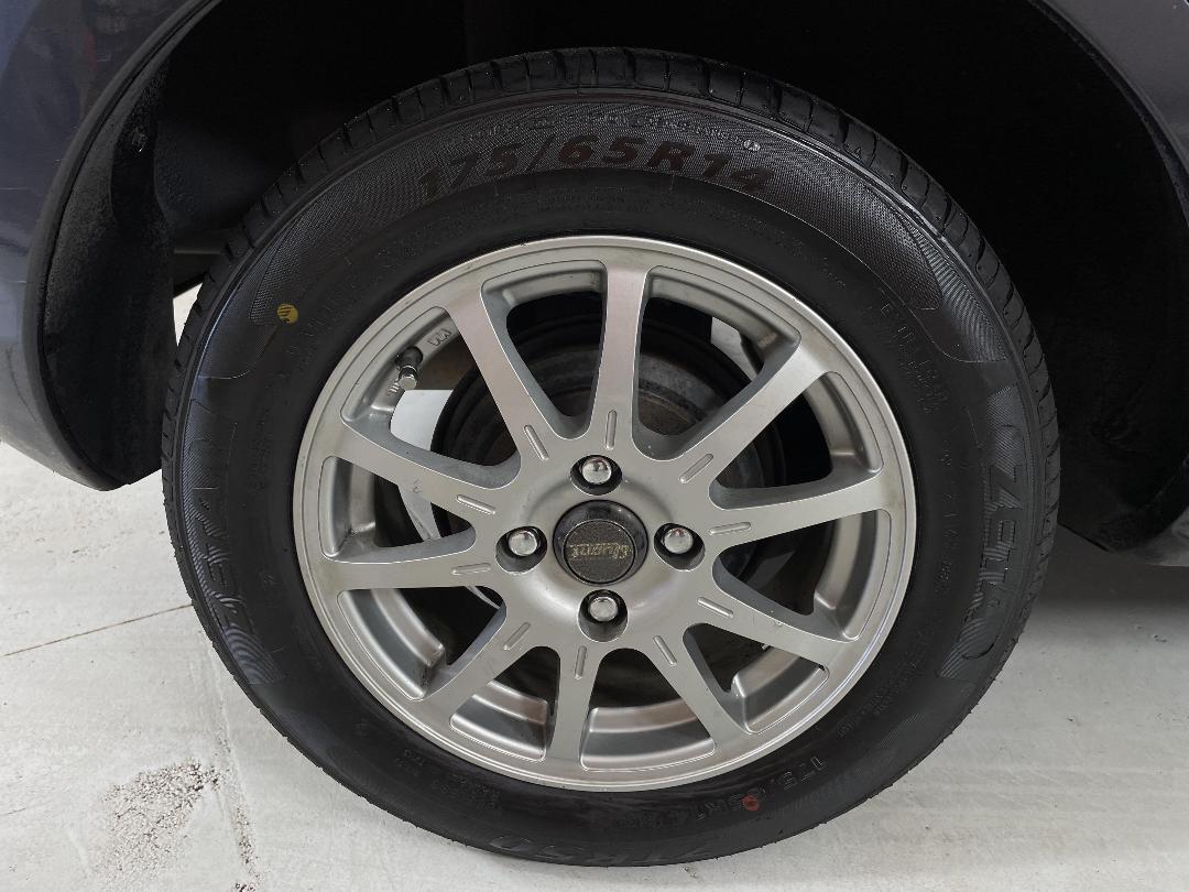 Photo '12' of Mazda Demio