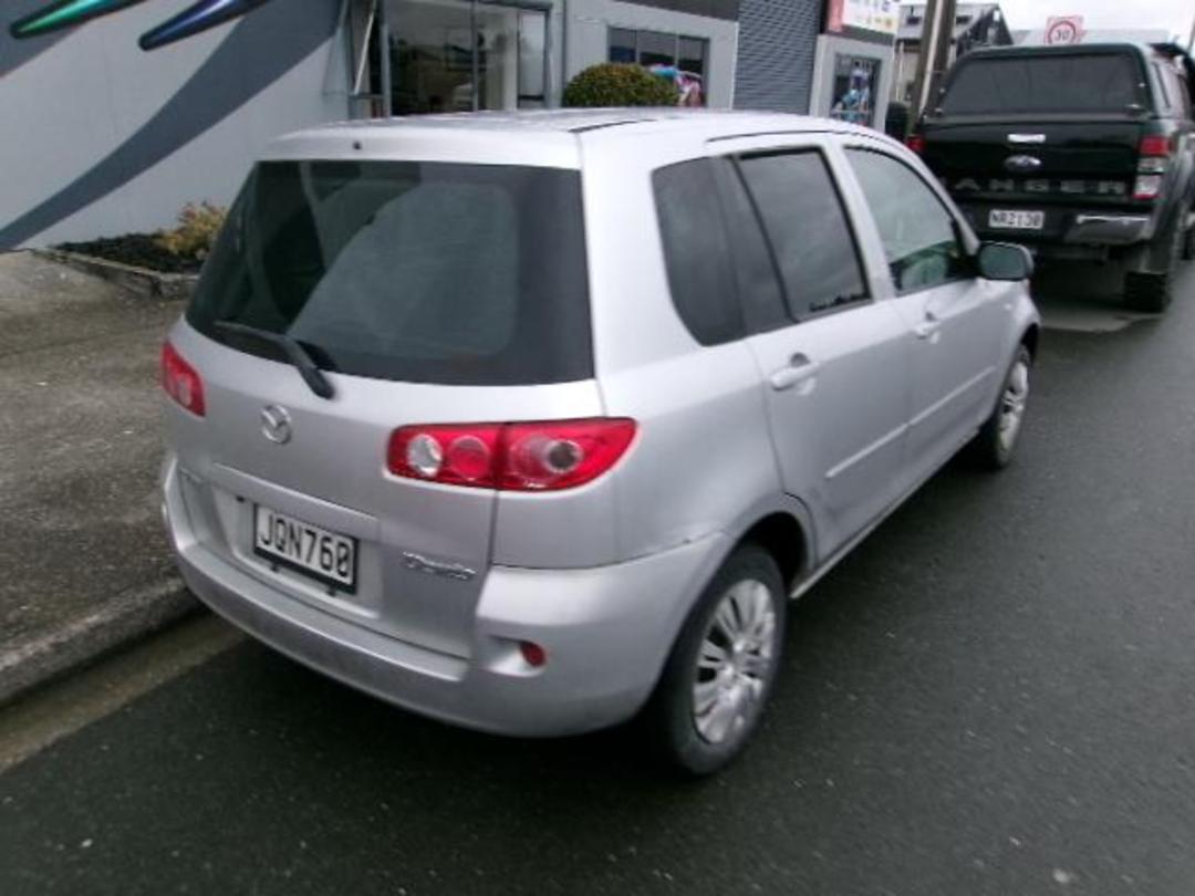 Photo '6' of Mazda Demio