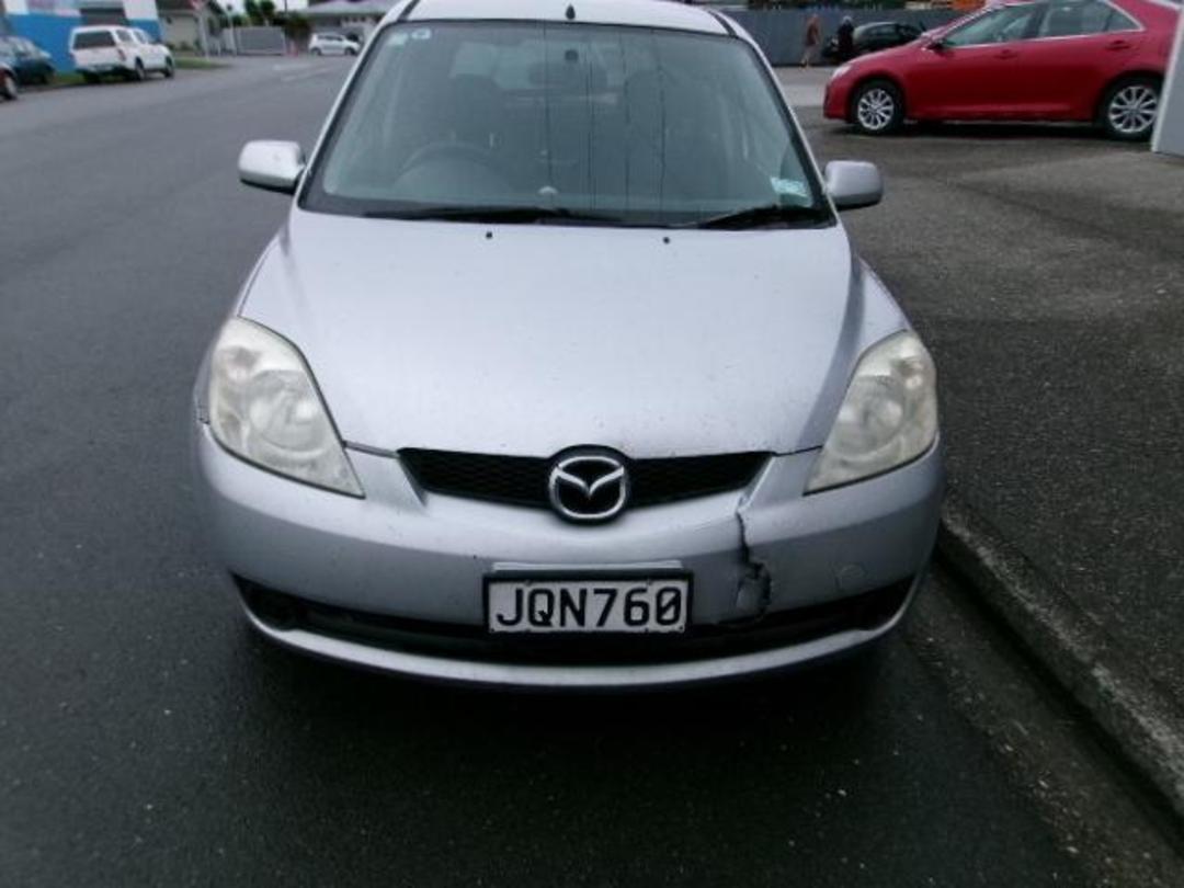 Photo '13' of Mazda Demio