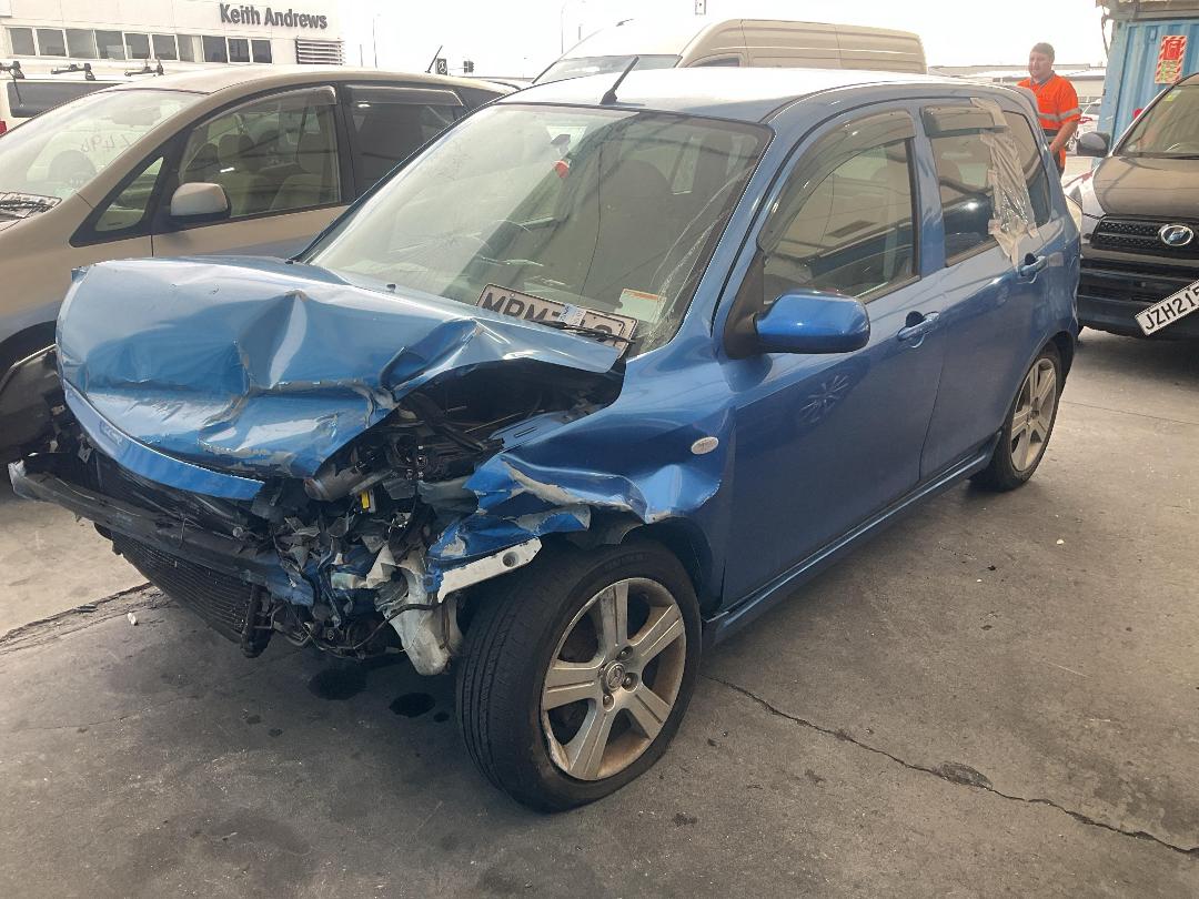 Photo '10' of Mazda Demio