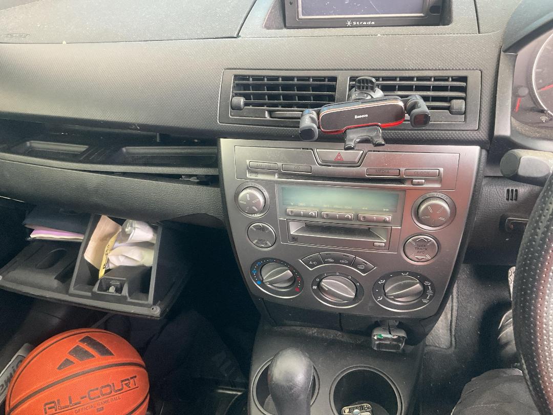 Photo '34' of Mazda Demio