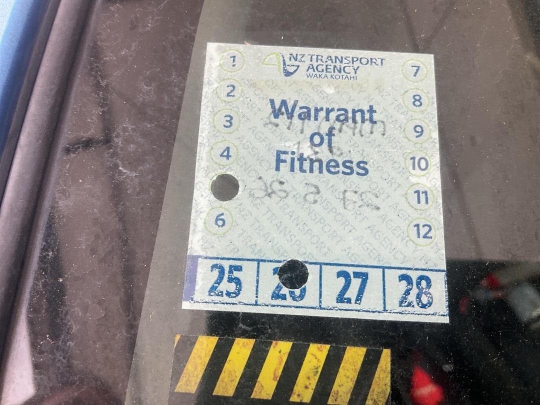 Photo '36' of Mazda Demio