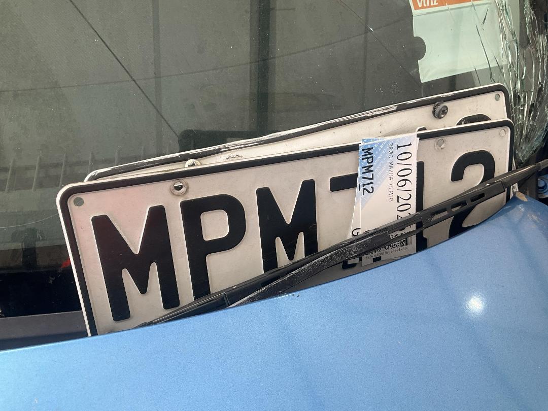 Photo '39' of Mazda Demio