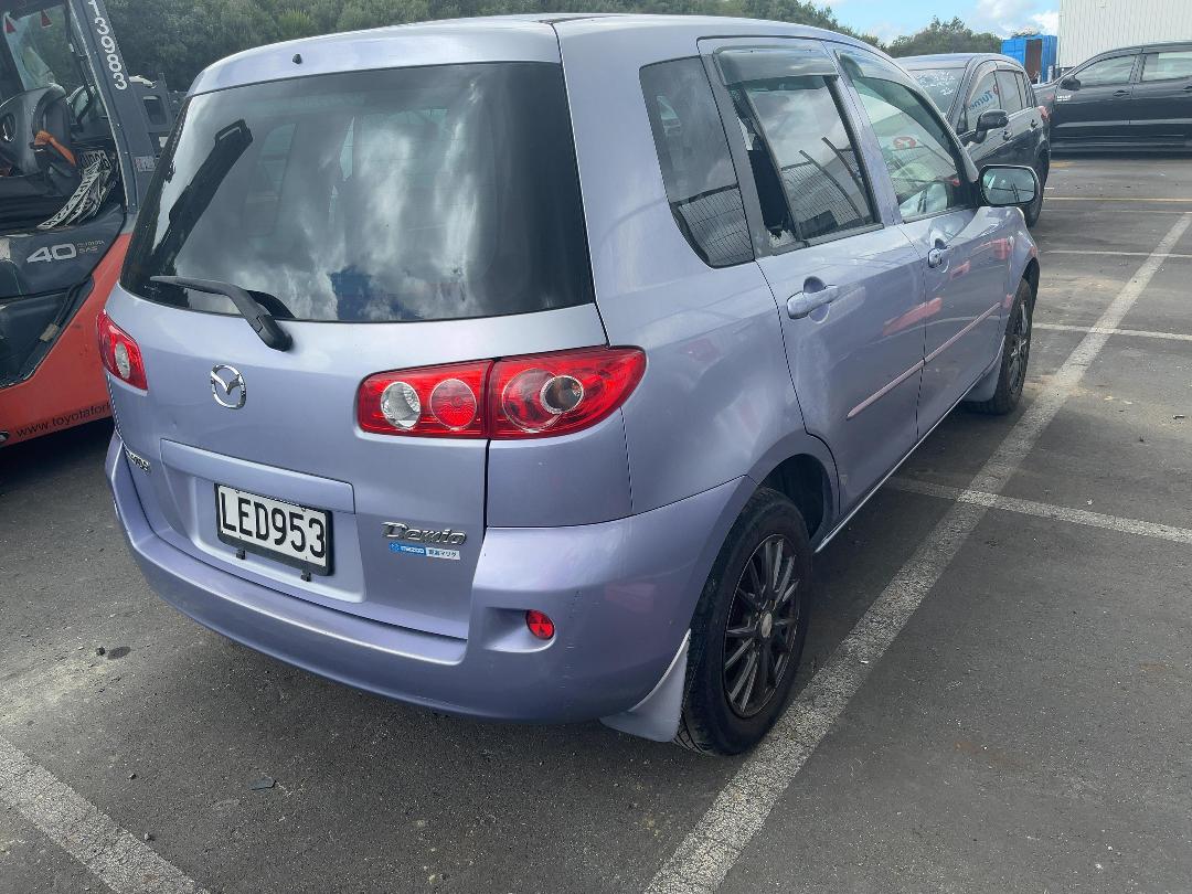 Photo '4' of Mazda Demio