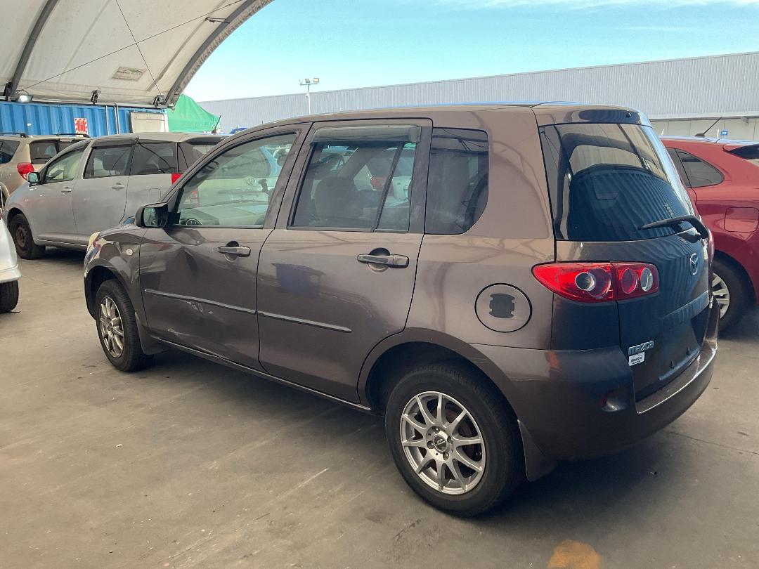 Photo '6' of Mazda Demio