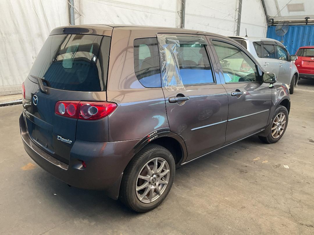 Photo '10' of Mazda Demio