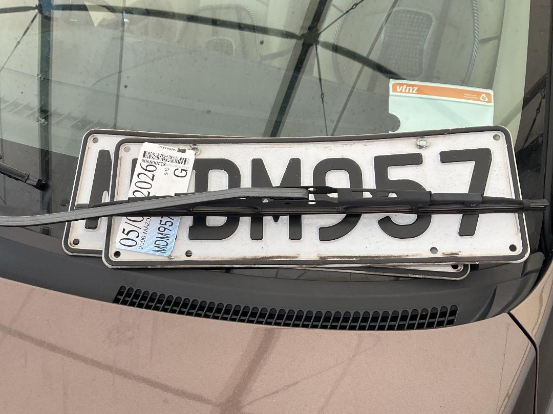 Photo '27' of Mazda Demio