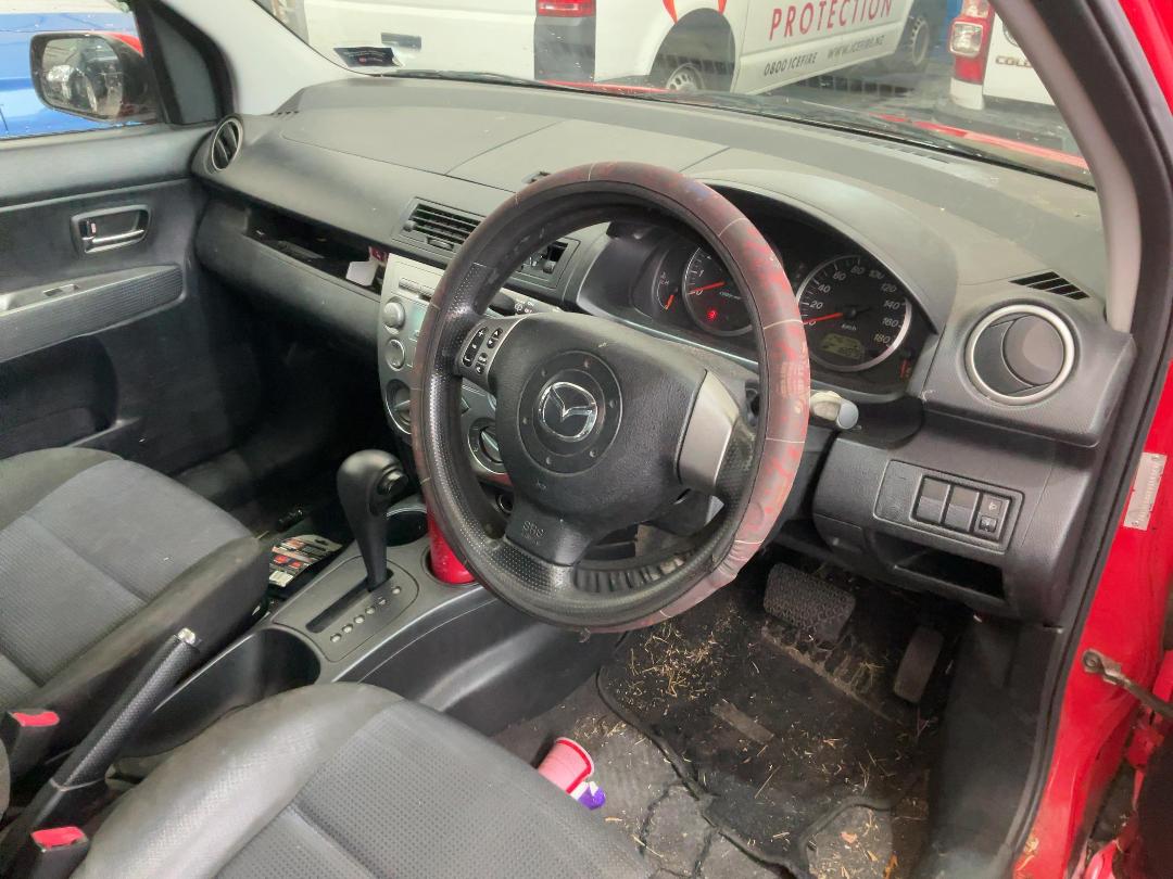 Photo '23' of Mazda Demio