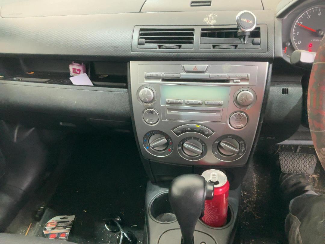 Photo '26' of Mazda Demio