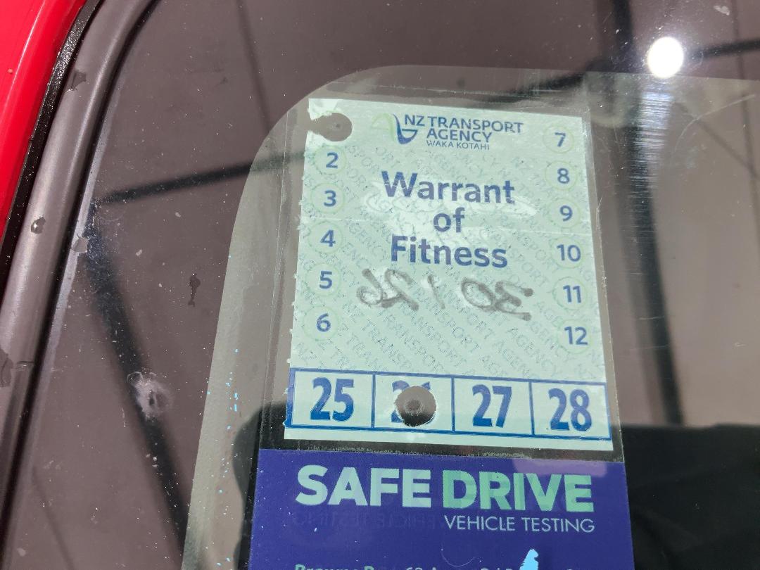 Photo '28' of Mazda Demio