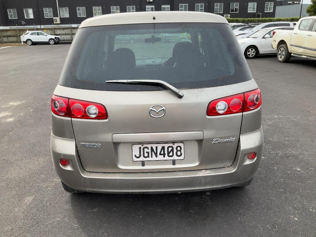 Photo '3' of Mazda Demio Photo '3' of Mazda Demio