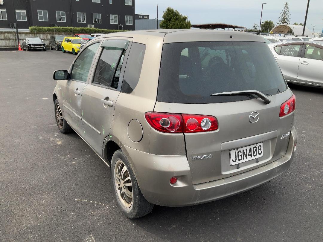 Photo '4' of Mazda Demio Photo '4' of Mazda Demio