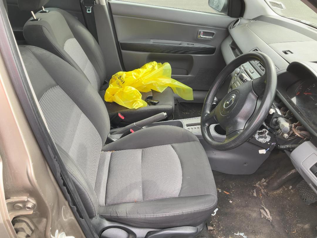 Photo '11' of Mazda Demio Photo '11' of Mazda Demio