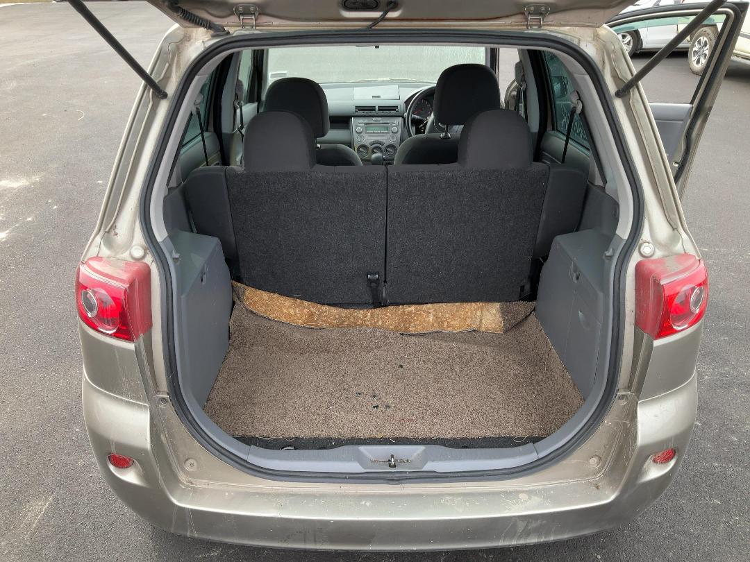 Photo '13' of Mazda Demio Photo '13' of Mazda Demio