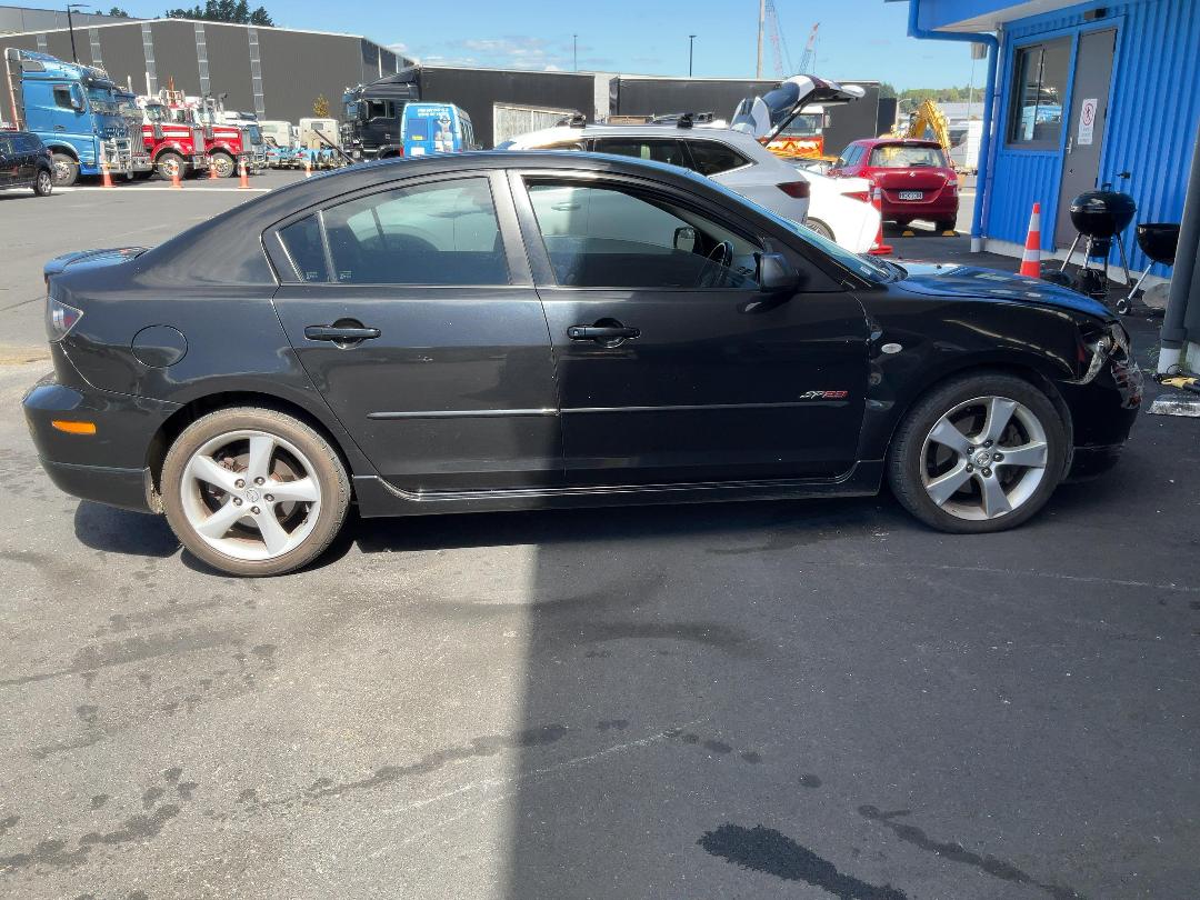 Photo '8' of Mazda Mazda3 SP23