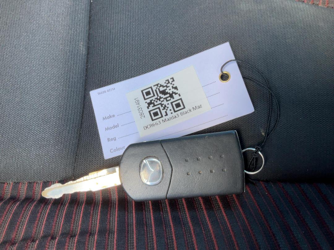 Photo '24' of Mazda Mazda3 SP23