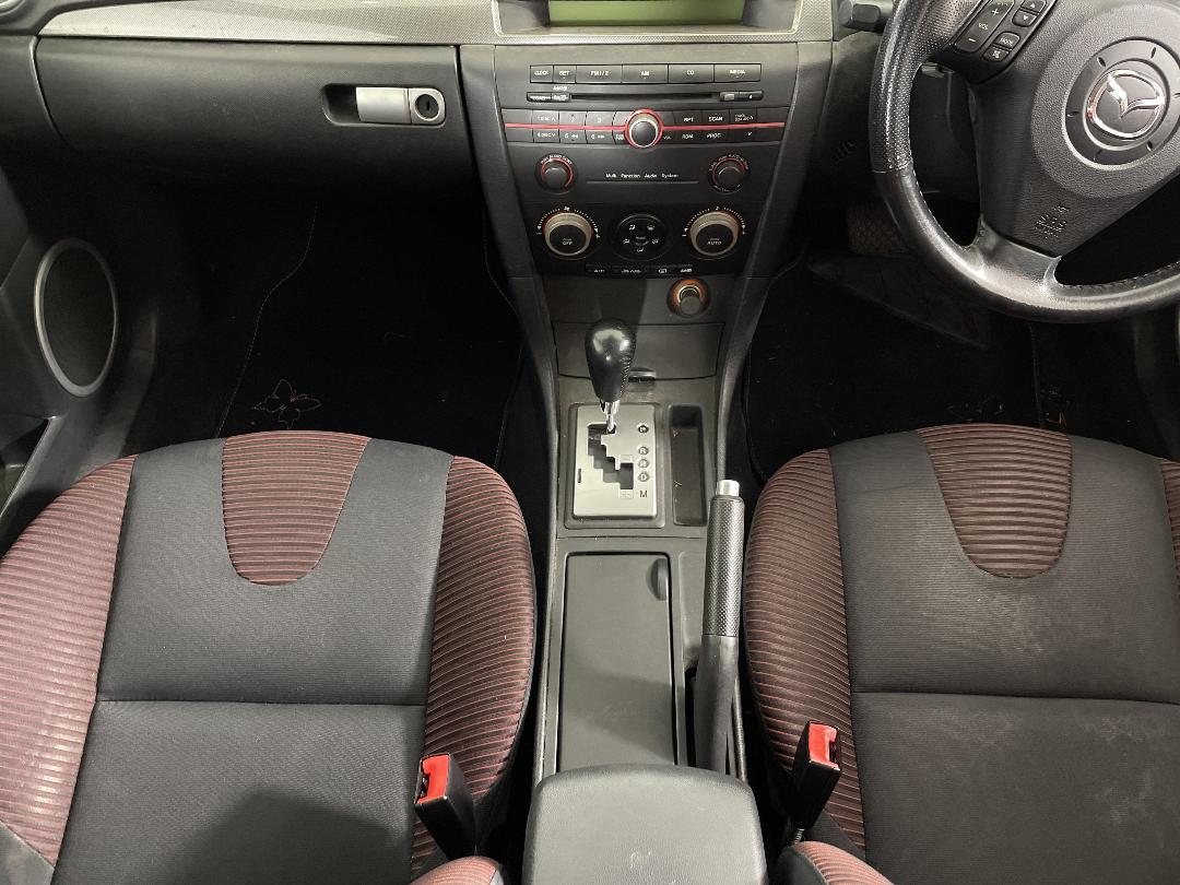 Photo '18' of Mazda Mazda3