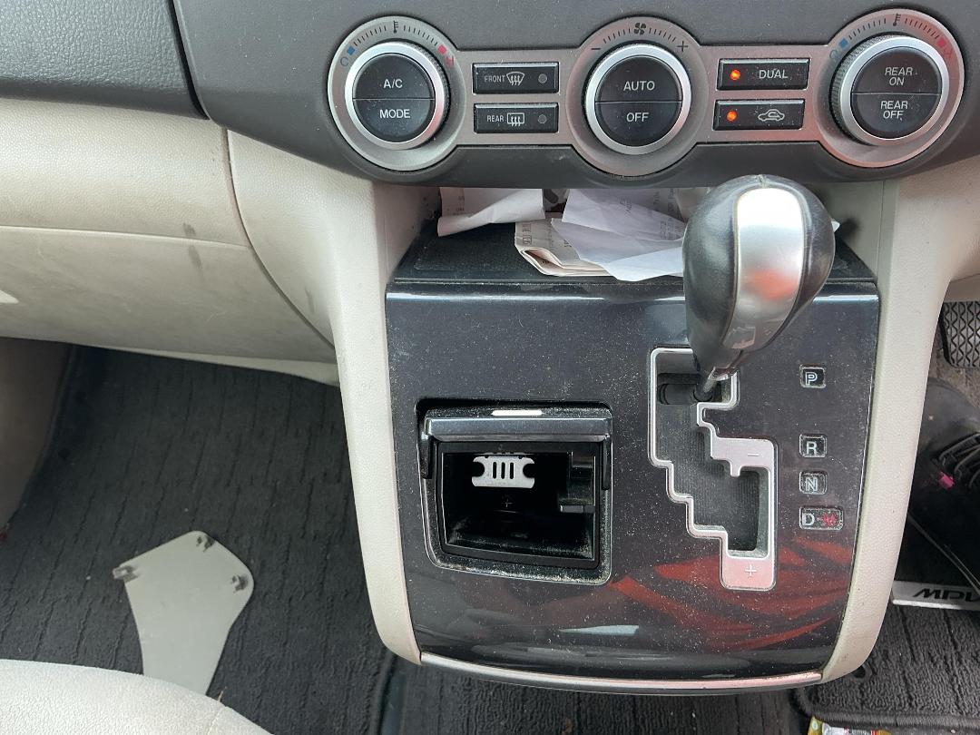 Photo '12' of Mazda MPV Photo '12' of Mazda MPV