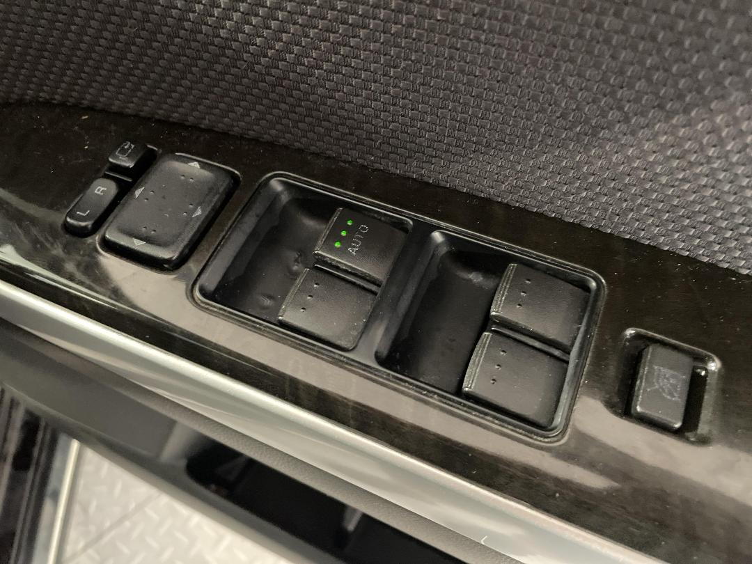 Photo '22' of Mazda MPV Photo '22' of Mazda MPV