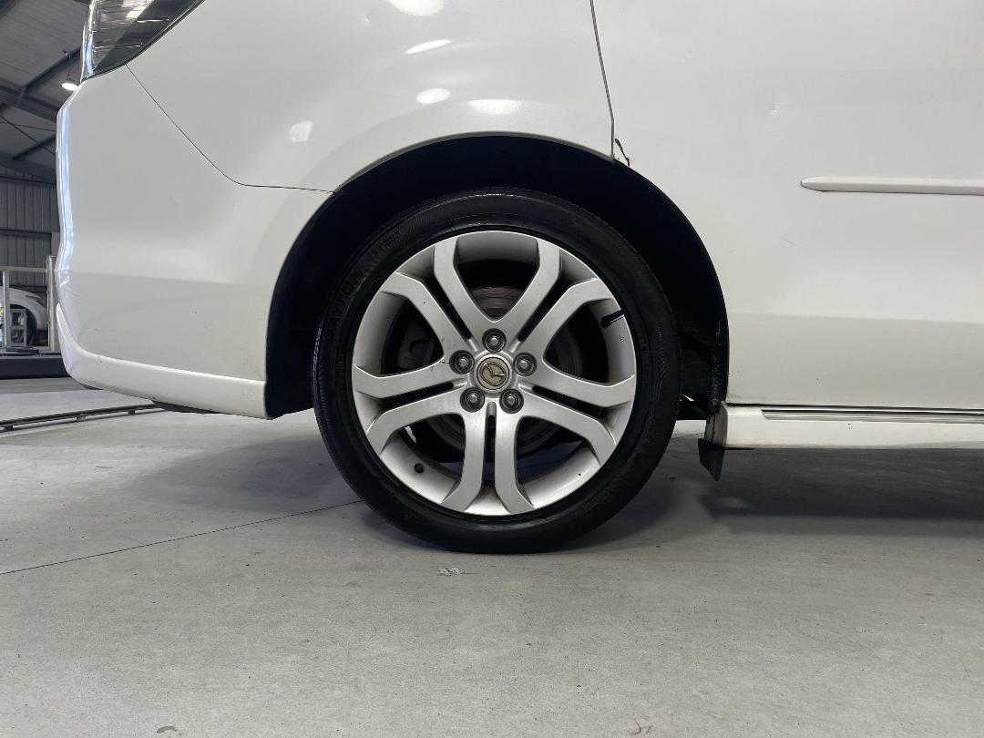 Photo '12' of Mazda MPV