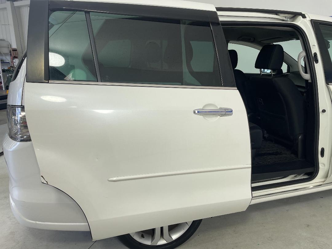 Photo '19' of Mazda MPV