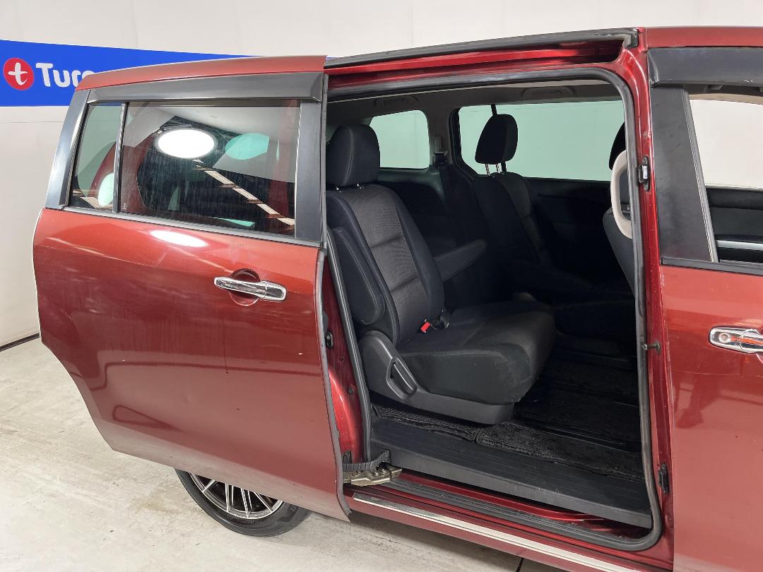 Photo '17' of Mazda MPV