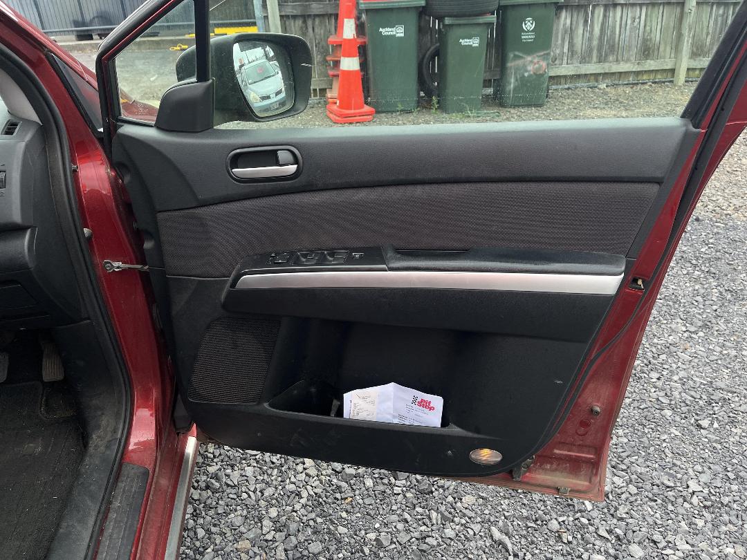 Photo '13' of Mazda MPV