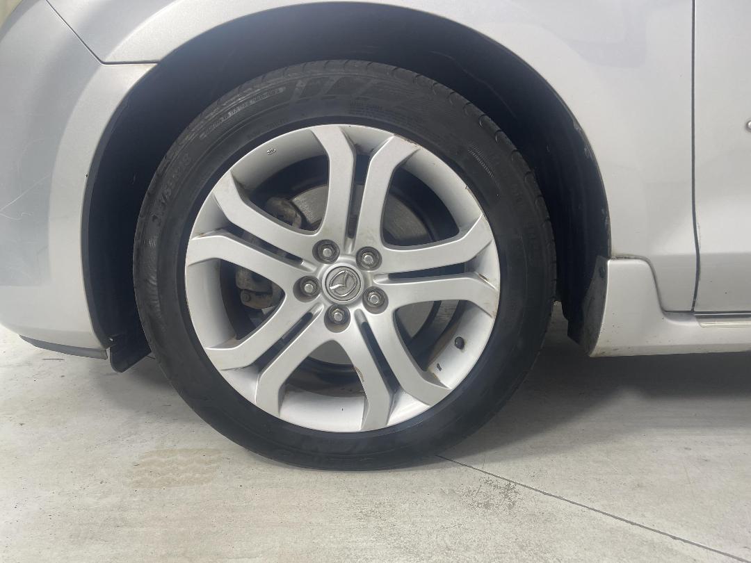 Photo '10' of Mazda MPV