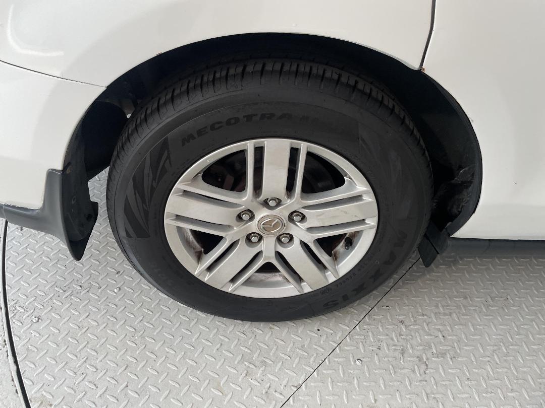 Photo '12' of Mazda MPV Photo '12' of Mazda MPV