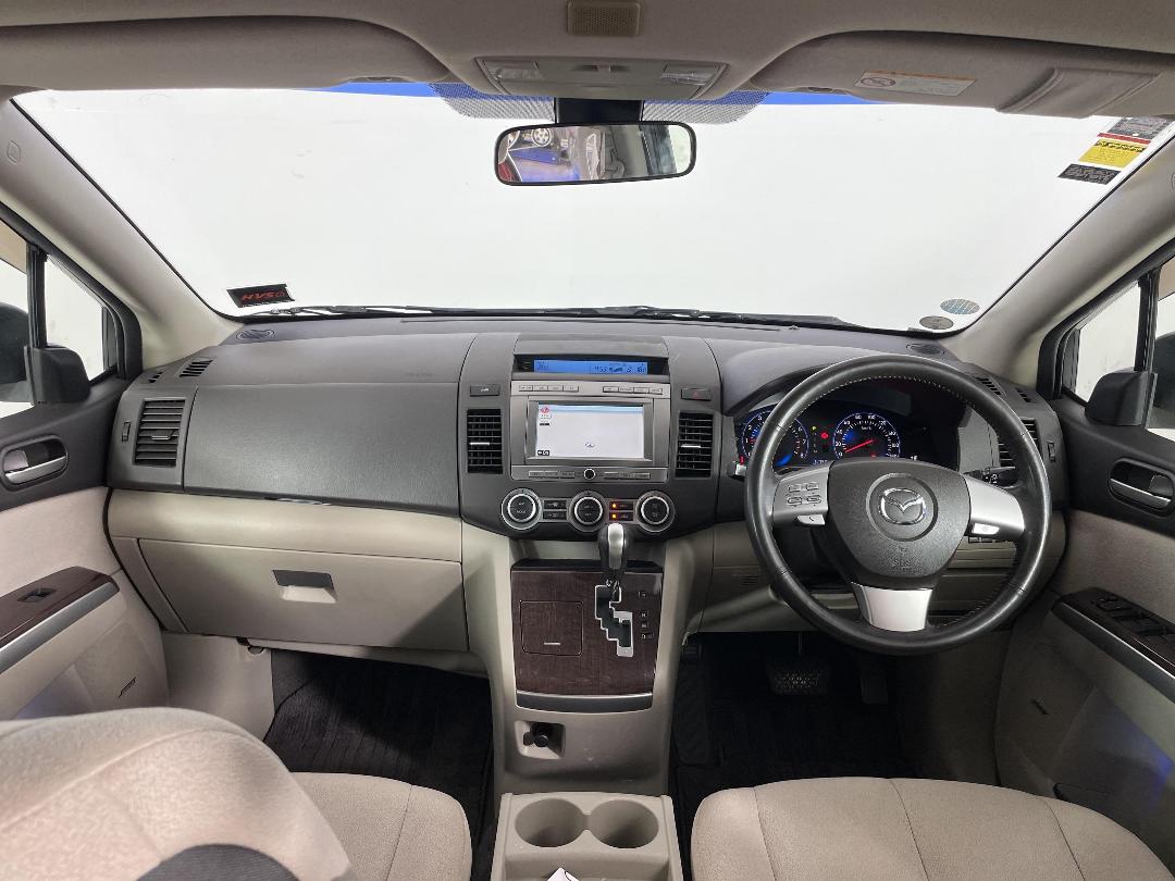 Photo '17' of Mazda MPV