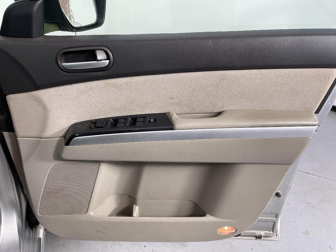 Photo '15' of Mazda MPV