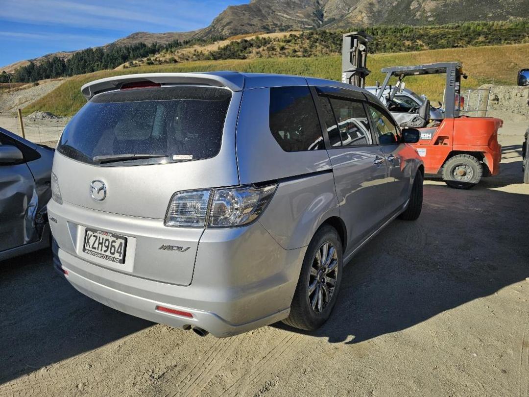 Photo '2' of Mazda MPV
