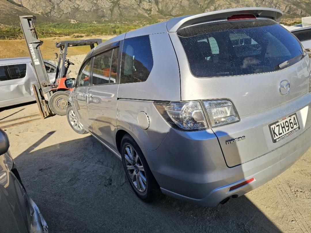 Photo '4' of Mazda MPV