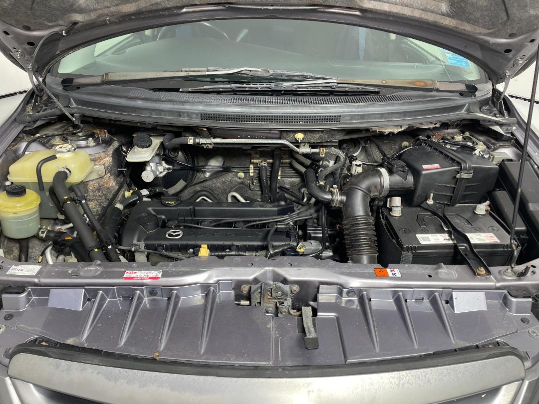 Photo '13' of Mazda MPV Photo '13' of Mazda MPV