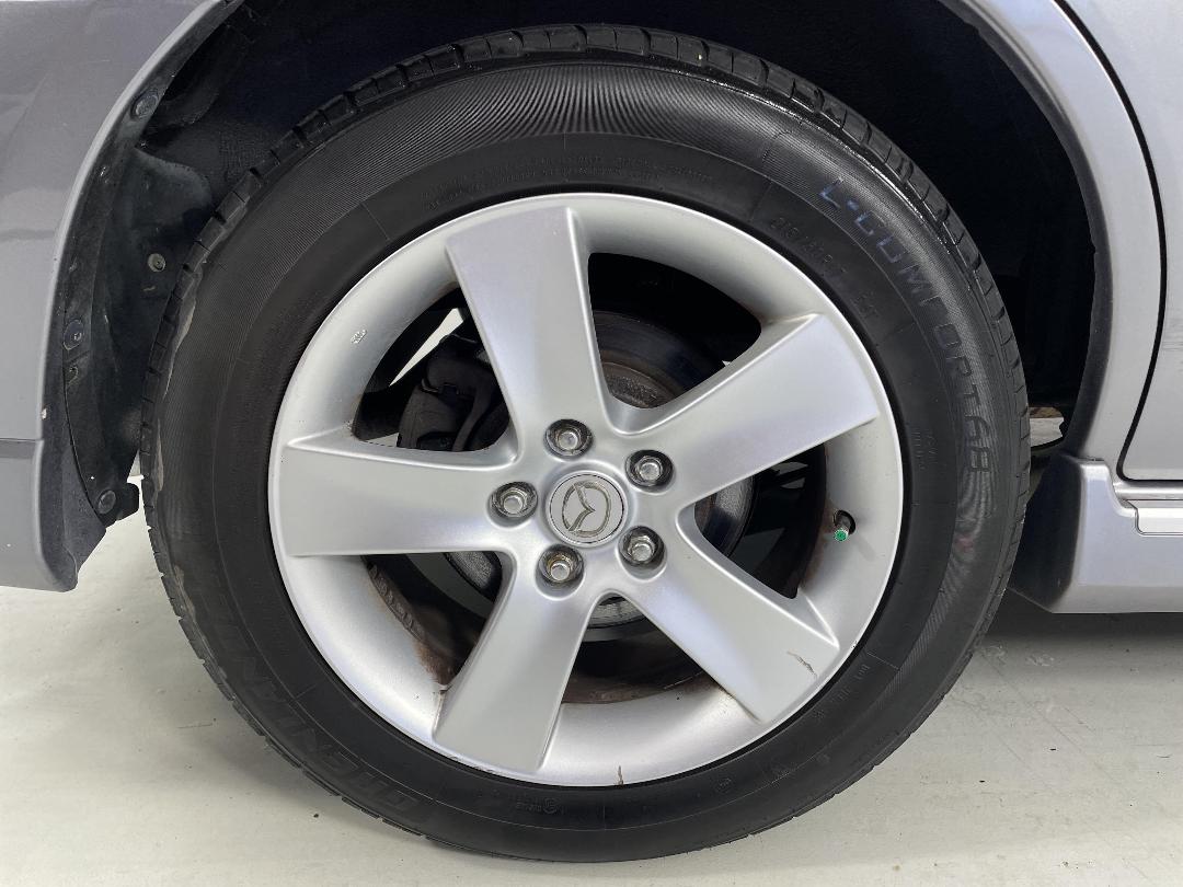 Photo '12' of Mazda MPV Photo '12' of Mazda MPV