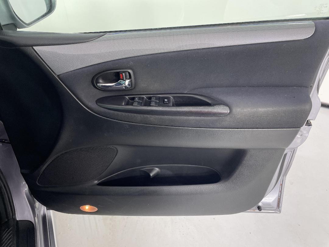 Photo '15' of Mazda MPV Photo '15' of Mazda MPV