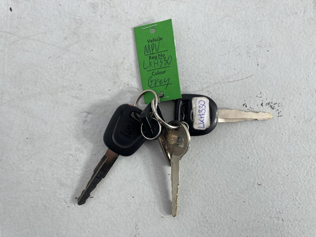 Photo '21' of Mazda MPV Photo '21' of Mazda MPV