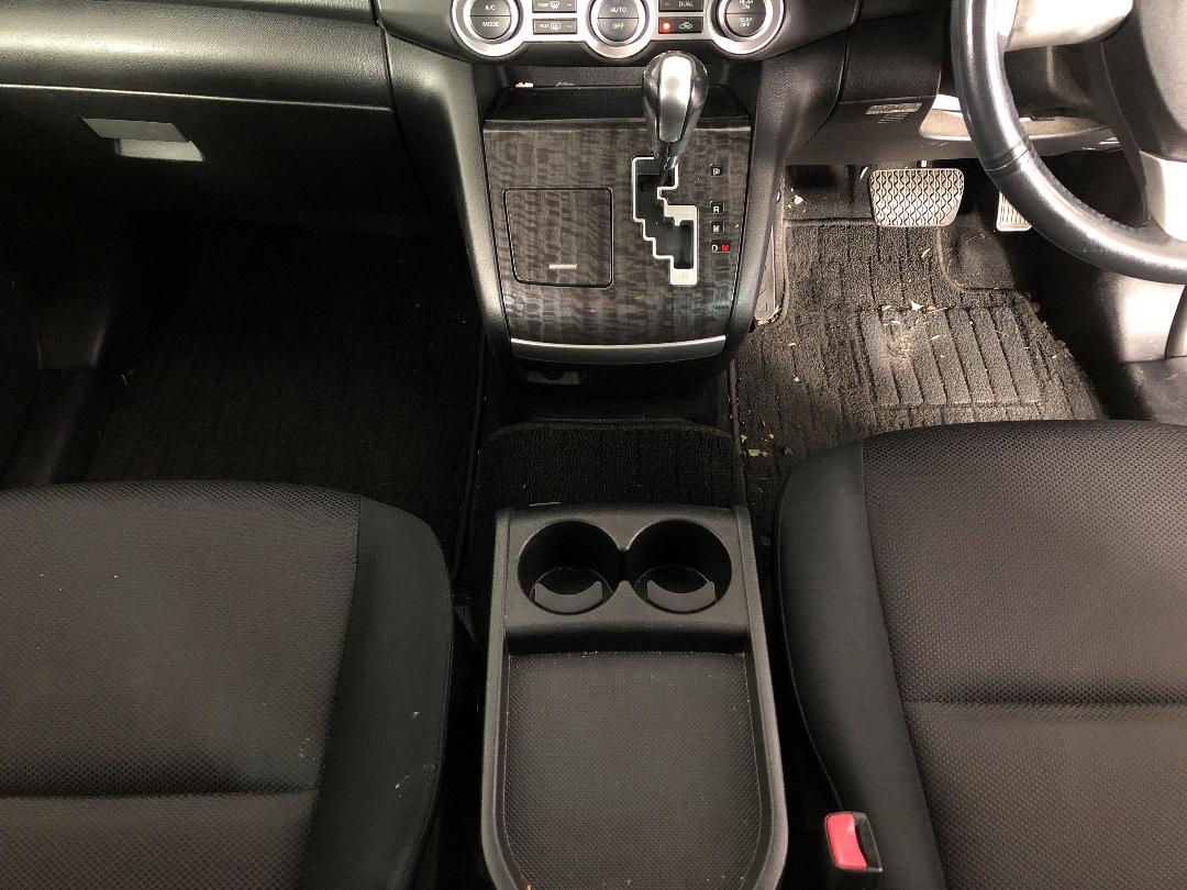 Photo '20' of Mazda MPV