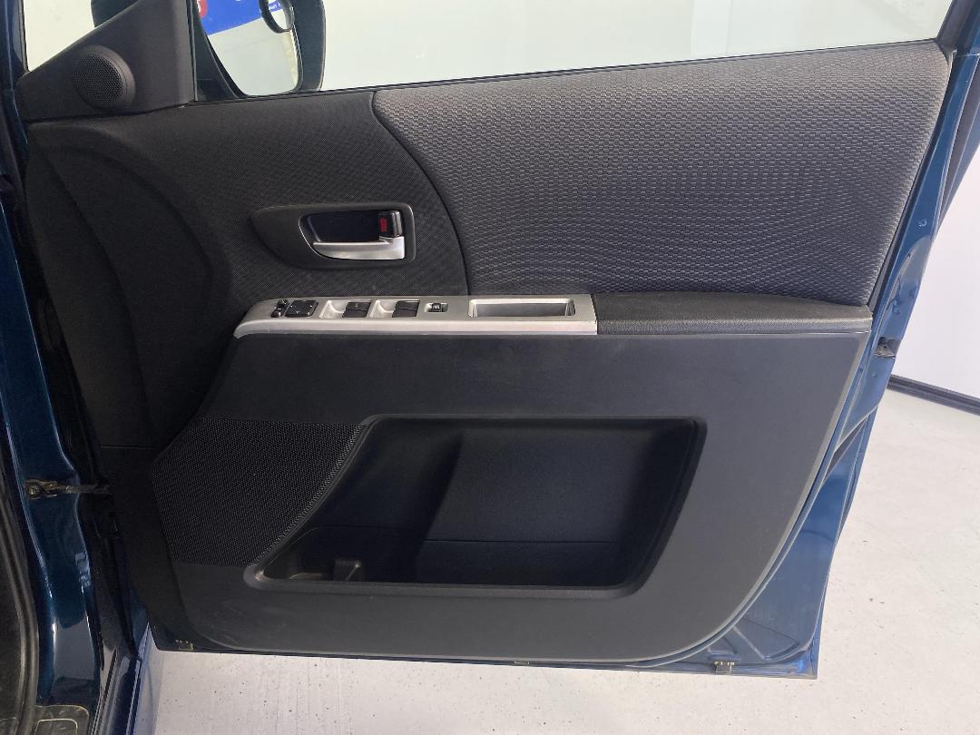 Photo '15' of Mazda Premacy