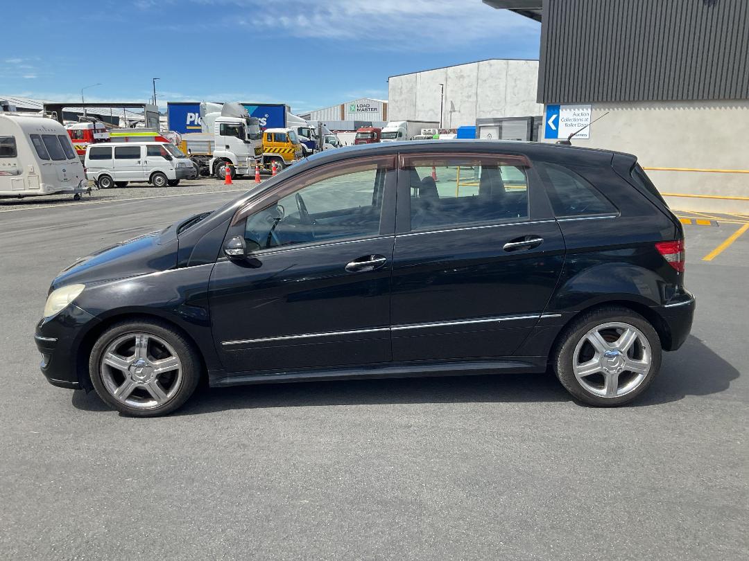 Photo '4' of Mercedes-Benz B200