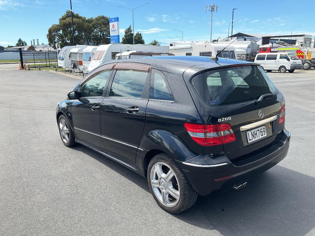 Photo '3' of Mercedes-Benz B200