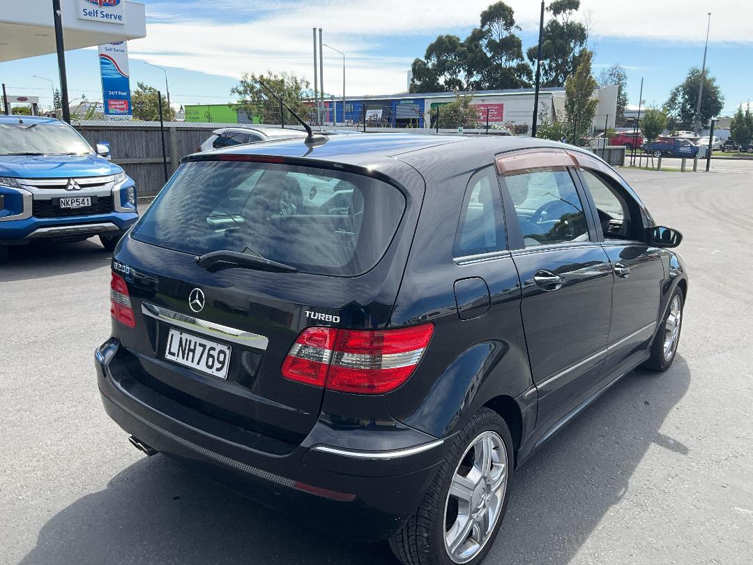 Photo '2' of Mercedes-Benz B200