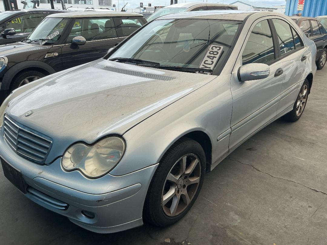 Photo '3' of Mercedes-Benz C180 Photo '3' of Mercedes-Benz C180