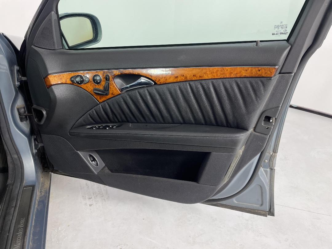 Photo '15' of Mercedes-Benz E-Class Photo '15' of Mercedes-Benz E-Class