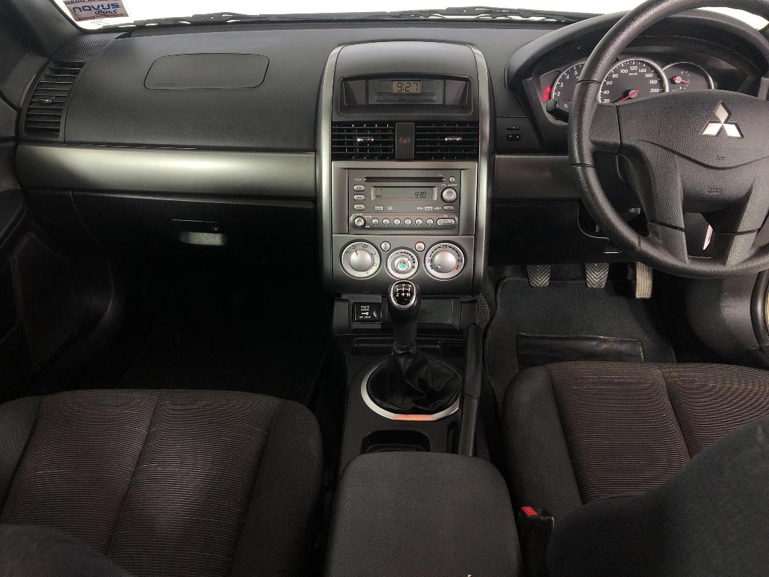 Photo '17' of Mitsubishi 380